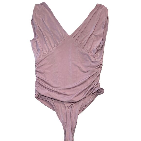 Express V-Neck Sleeveless Ruched Thong Body Contour Bodysuit Pink Large - Picture 2 of 4